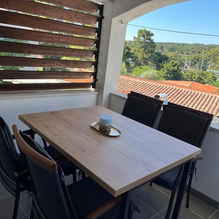 Apartment Bagaric Stari Grad  Extérieur photo